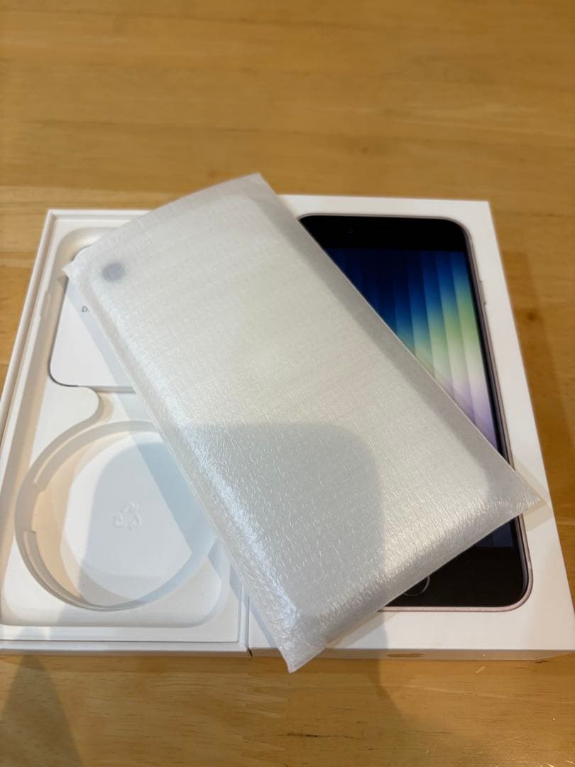 iphone SE3 64GB SIMフリー第3世代　スターライト