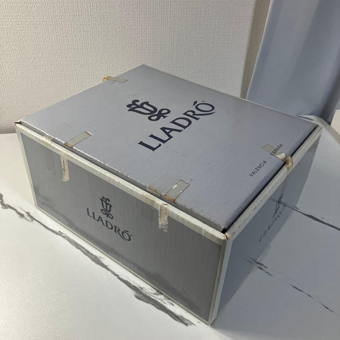 【1/23限定価格】LLADRO リヤドロ 7612 日傘の女性と犬 ベンチ