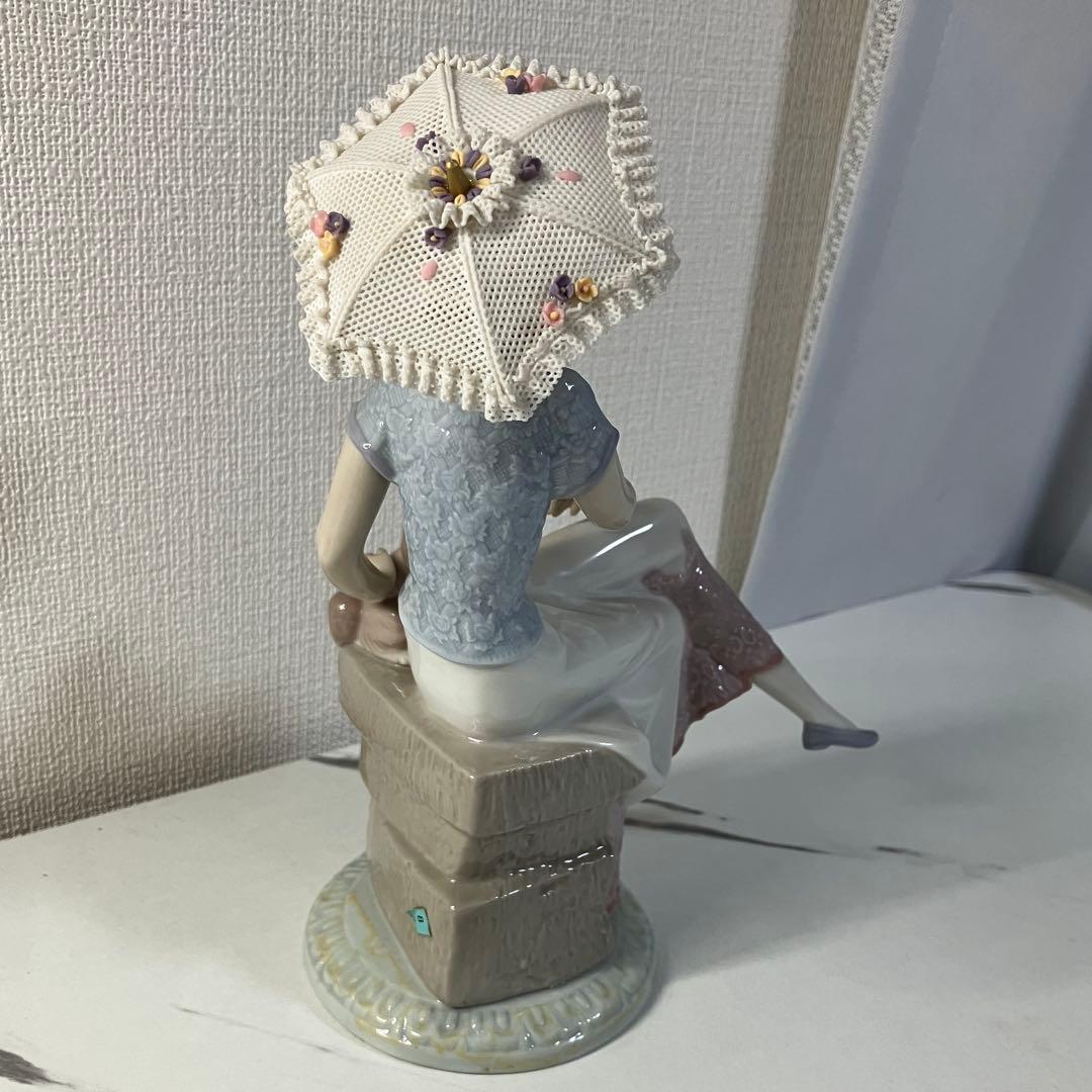 【1/23限定価格】LLADRO リヤドロ 7612 日傘の女性と犬 ベンチ