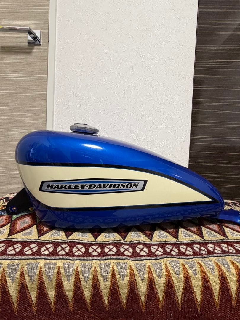 【最安値】タンク　ハーレー純正　12.5リットル　インジェクション　ブルー