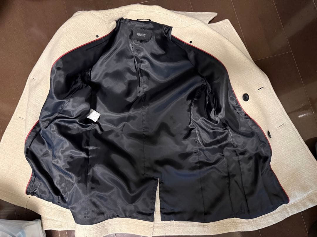 バーバリーブラックレーベル　メンズホワイトクリーム色 今シーズン売り切り