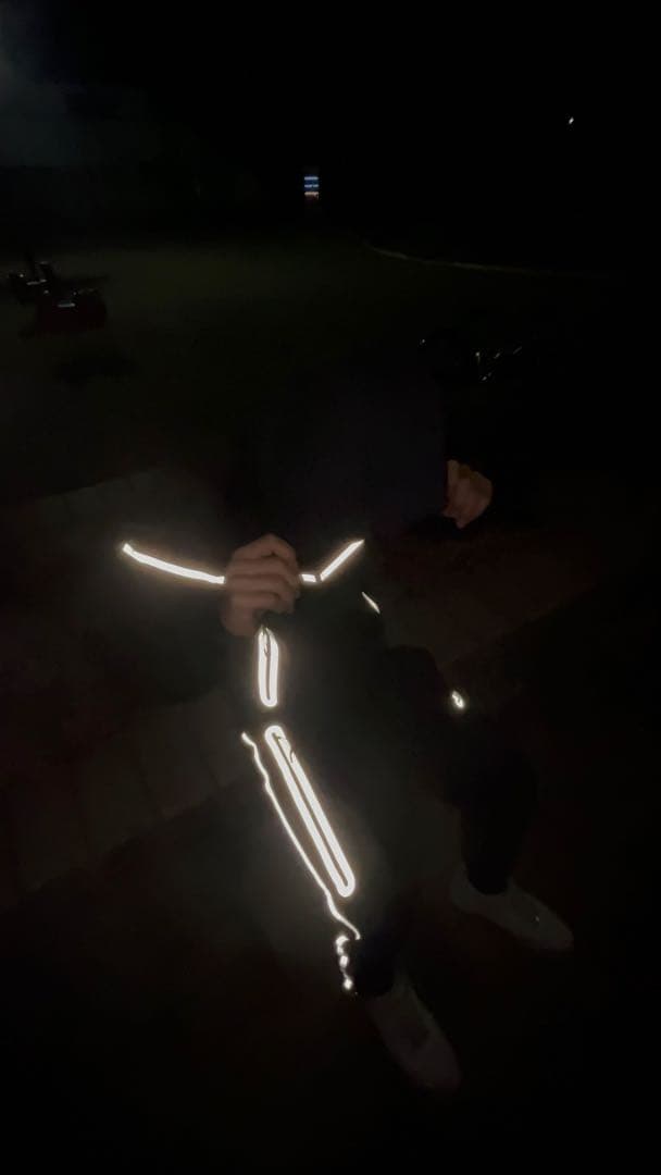 吉*類様 Tee shyne着用　反射テックフリース