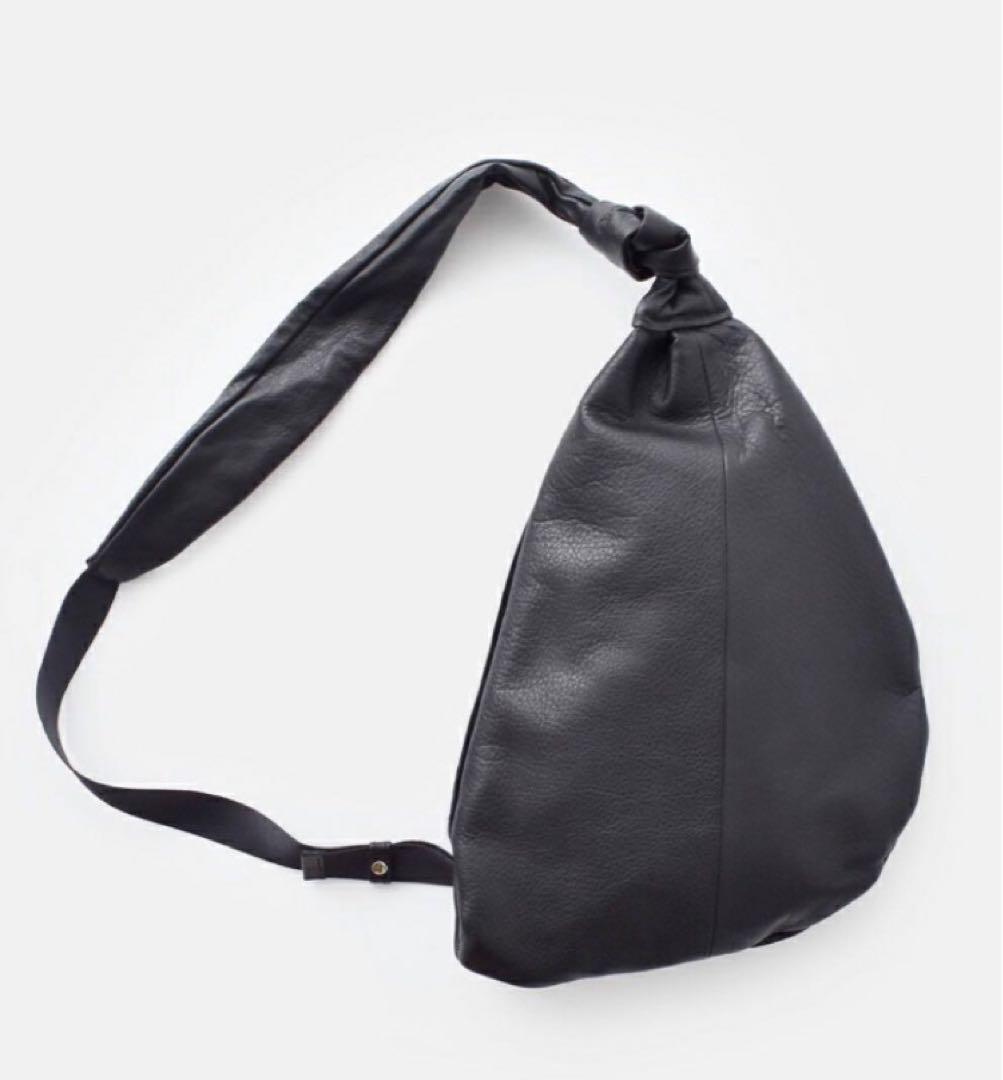 POMTATA ポンタタ カウレザー キャンディ　ボディバッグ