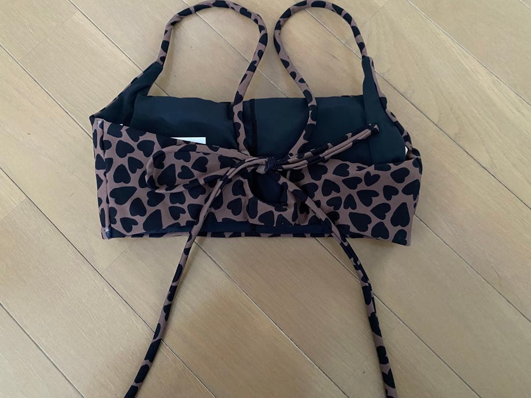 水着・ラッシュガード na