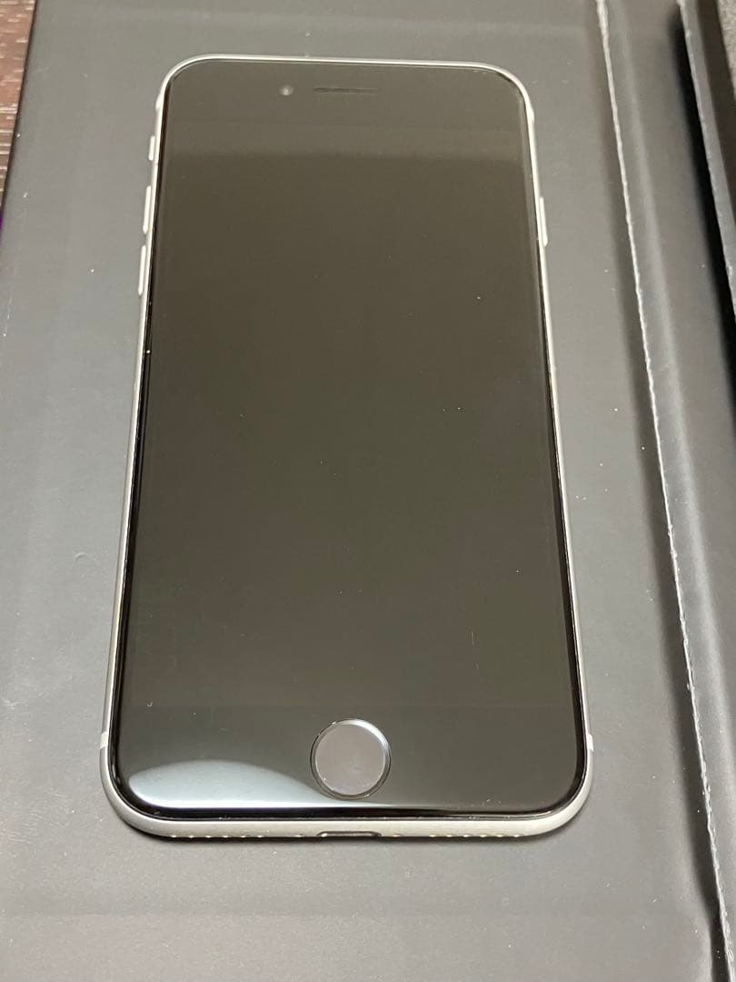 iPhone SE 第2世代 64GB ホワイト simフリー