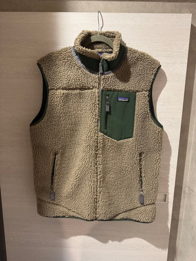 patagonia フリース ベスト ベージュ/グリーン