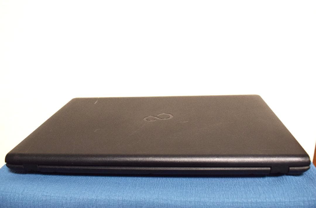 富士通高性能8世代i3最新Windows11メモリ4GB高速SSD240GB