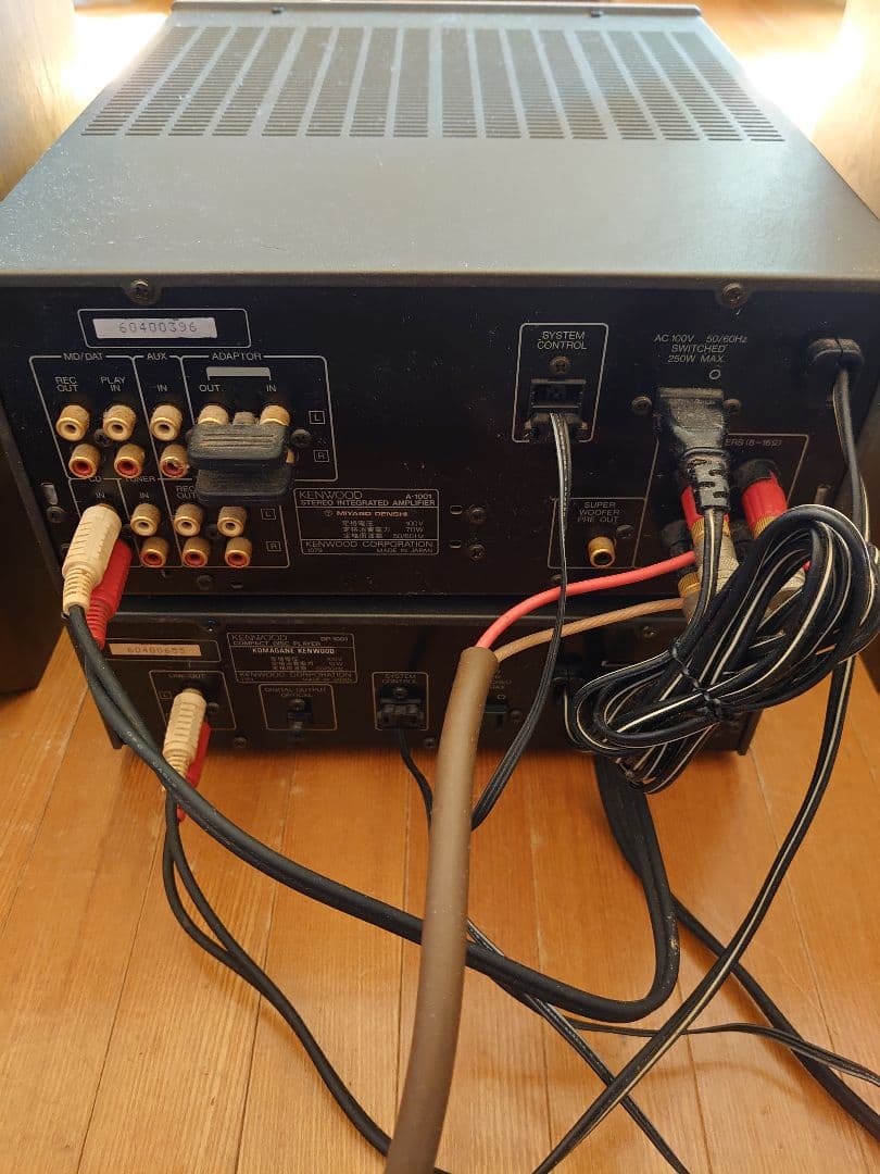 KENWOOD K,sシリーズアンプ、 CDプレーヤーとスピーカー、リモコン。
