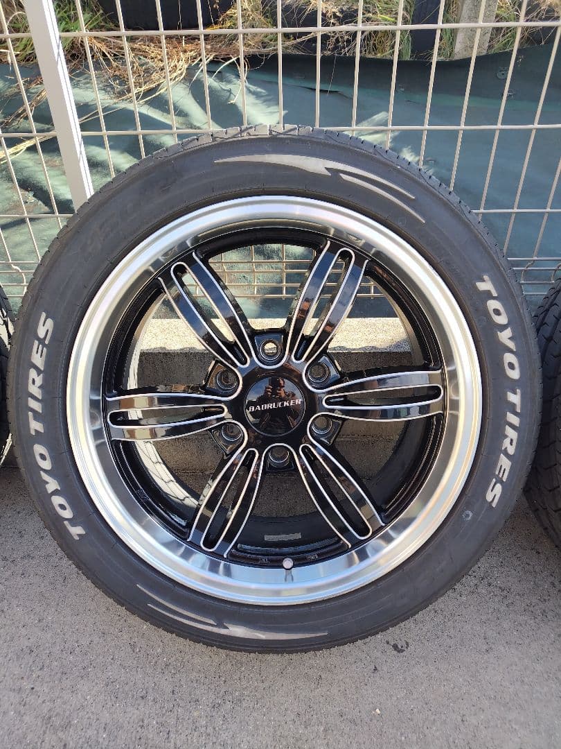《直接引取限定》バッドラッカーIV 18㌅ タイヤセット