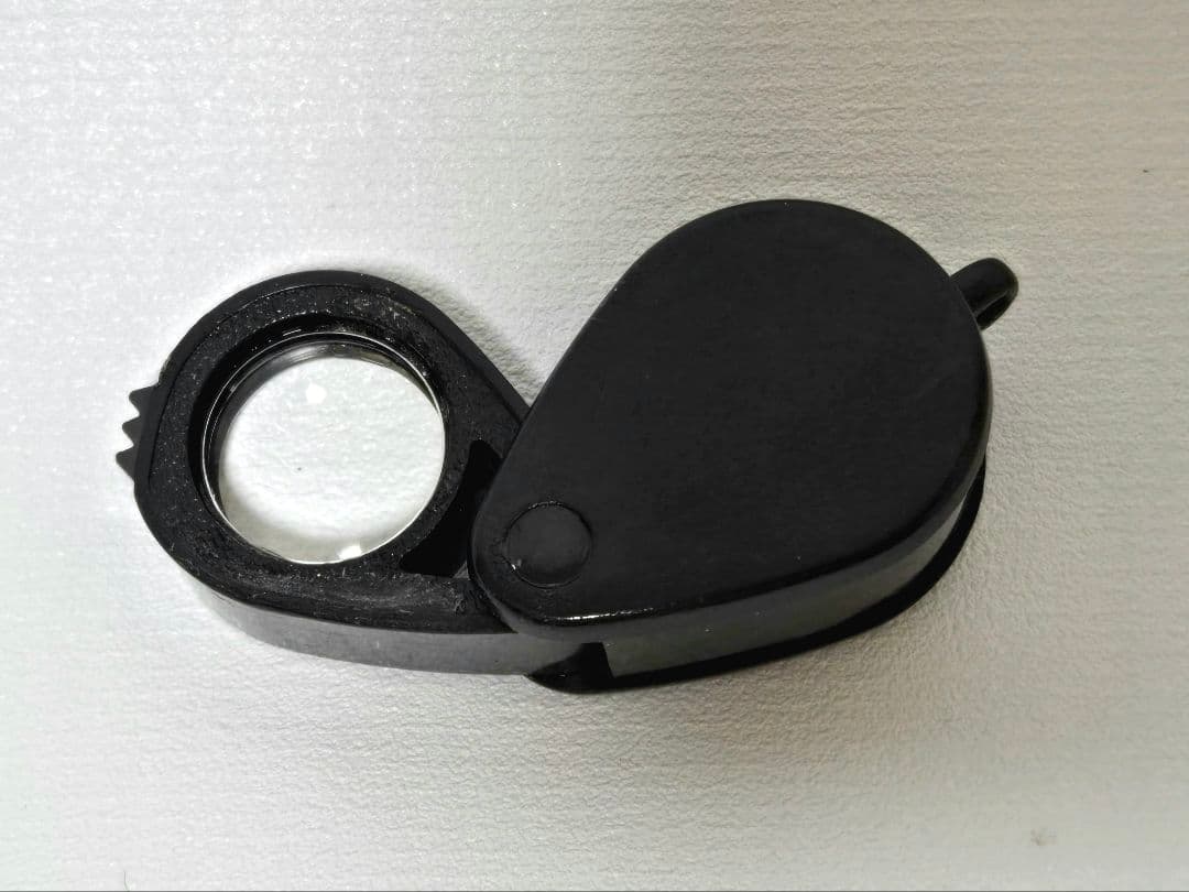 ぷりり希少品　旧Nikon ニコン ルーペ 10X 拡大鏡 携帯用 日本製