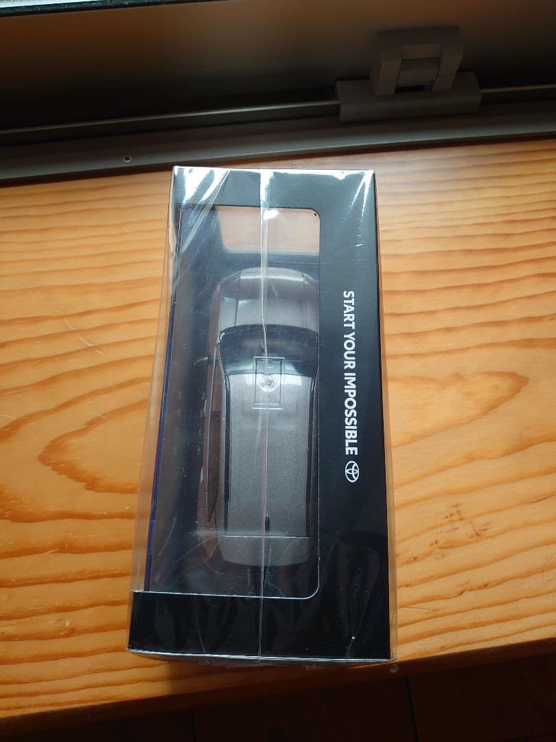 新型RAV4　CORE　アバンギャルドブロンズメタリック　カラーサンプル