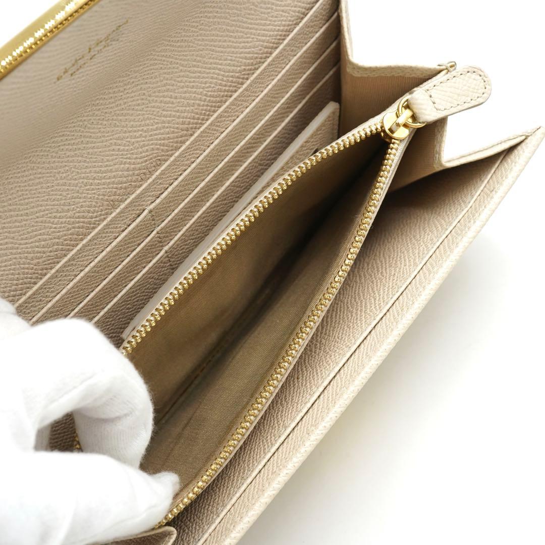 ✨未使用展示品・箱付き✨　Ferragamo 長財布ガンチーニクロジャー　カード