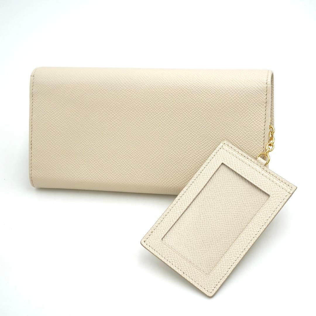 ✨未使用展示品・箱付き✨　Ferragamo 長財布ガンチーニクロジャー　カード