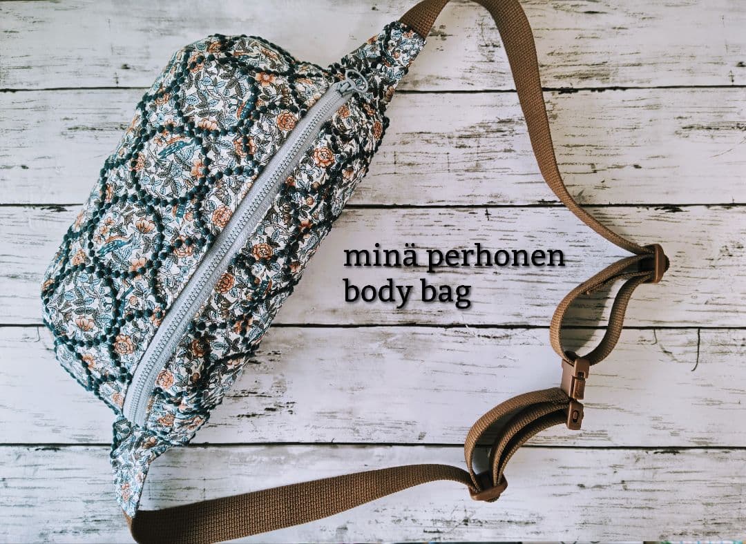 【数量限定】ミナペルホネン 伊勢丹限定 タンバリン+strawberrytree