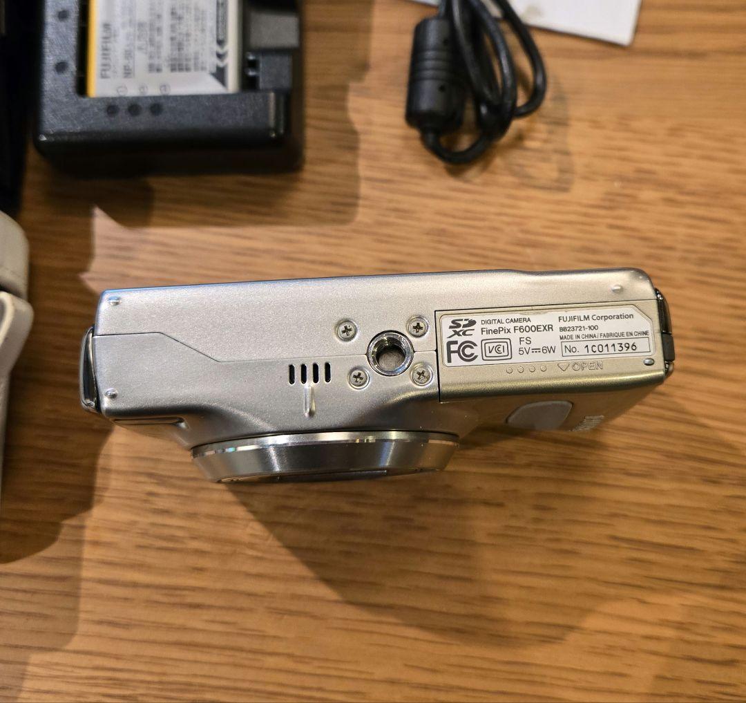 FINEPIX F600EXR FUJIFILM 富士フイルム 【動作確認済み】
