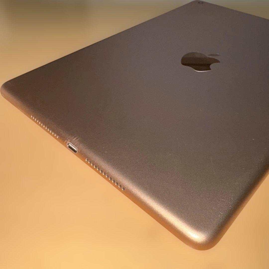 【限界処分】Apple iPad 第8世代　ゴールド 本体