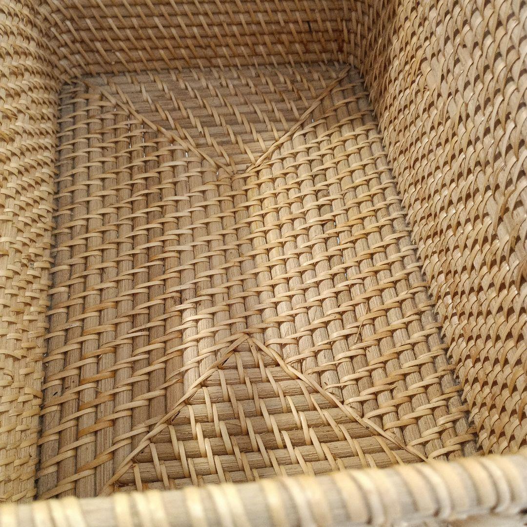 ニトリ　無印良品　ラタン籠