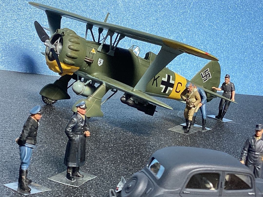 1/48ヘンシェルHS.123エッシー+車+将兵