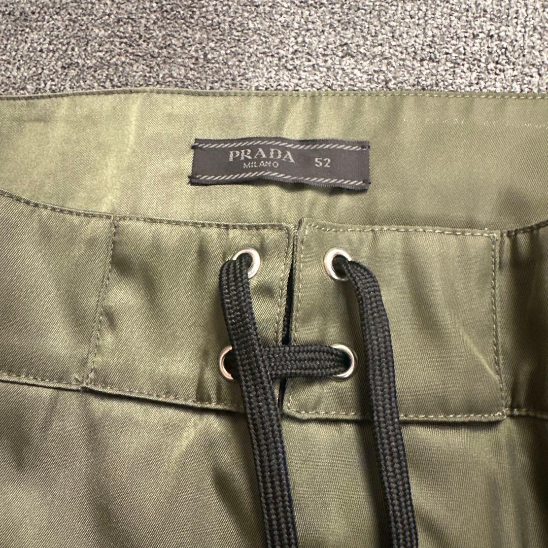 t*9様 PRADA オリーブ 三角ロゴ　ショートパンツ 52