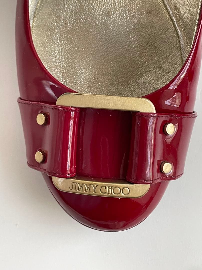 ジミーチュウ ラズベリーカラーフラットパンプス