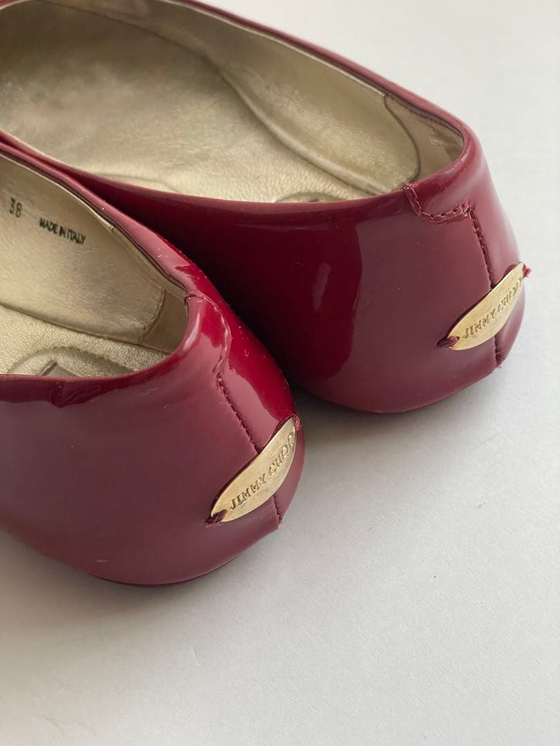 ジミーチュウ ラズベリーカラーフラットパンプス