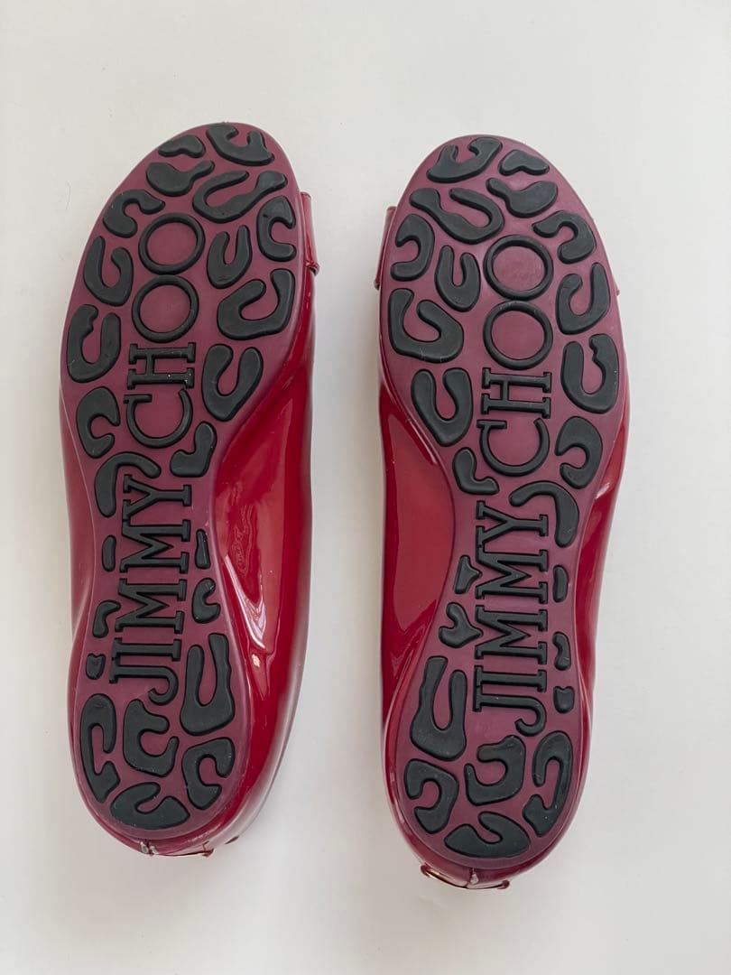 ジミーチュウ ラズベリーカラーフラットパンプス