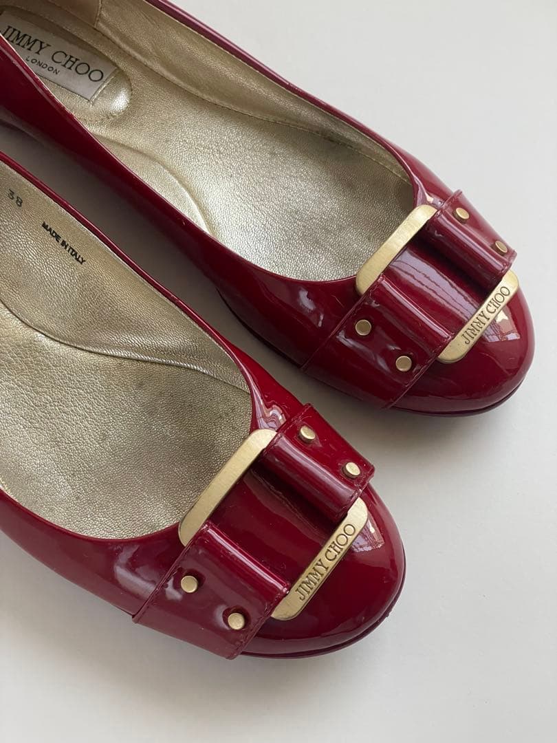 ジミーチュウ ラズベリーカラーフラットパンプス