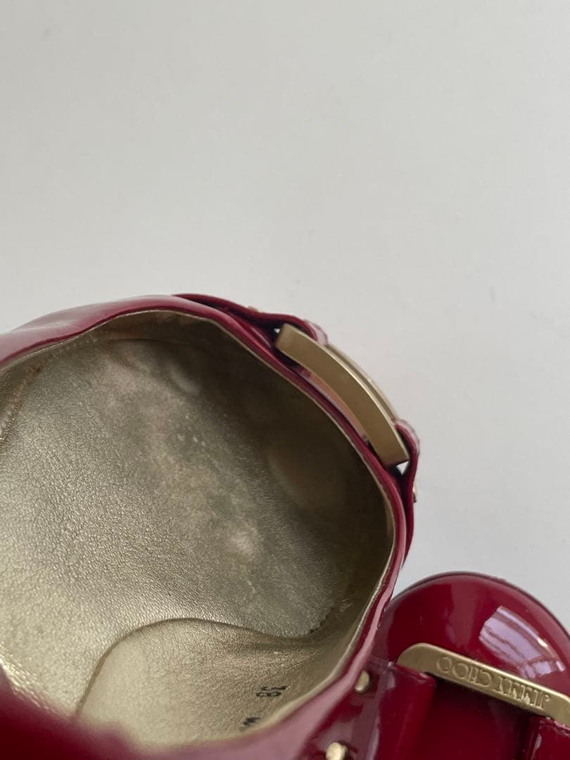 ジミーチュウ ラズベリーカラーフラットパンプス