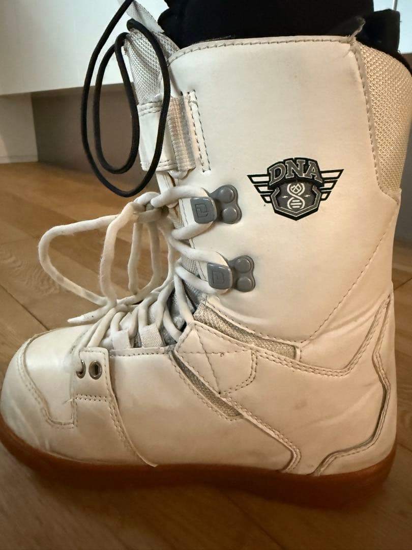 22-23モデル　DEELUXE D.N.A. 23.5cm