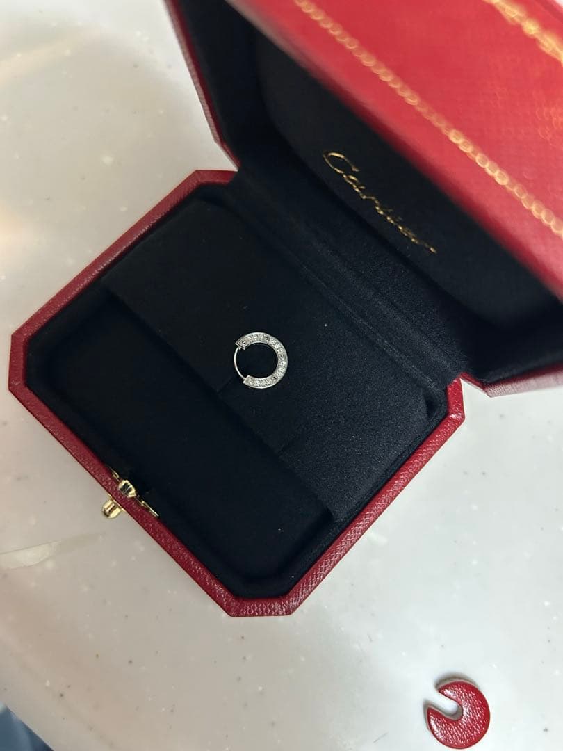 カルティエ LOVE シングルピアス　18金ホワイトゴールド　片面ダイヤモンド