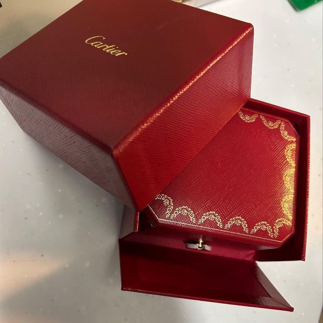 カルティエ LOVE シングルピアス　18金ホワイトゴールド　片面ダイヤモンド