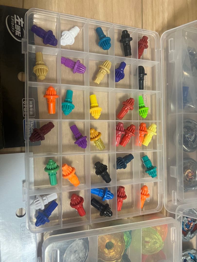 Beyblade X セット 多数のパーツ付き