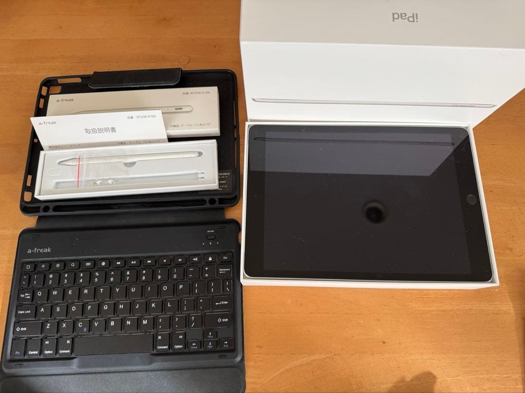 AppleiPad (第9世代) 64GBWi-Fi+Cellular &付属品