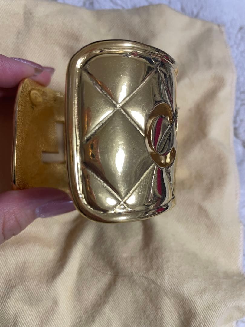 CHANEL ゴールド バングル キルティング