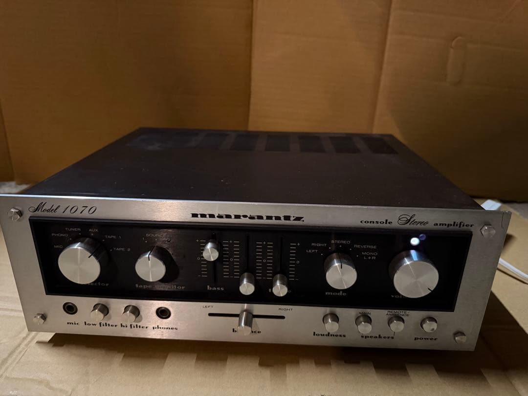 Marantz Model 1070 コンソール ステレオアンプ