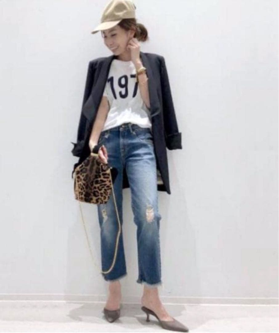 アパルトモンドゥーズィエムクラスのブラックタキシードジャケット