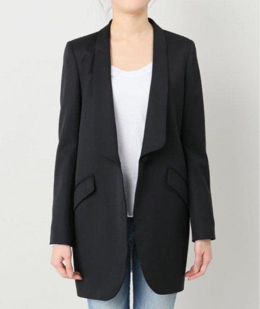 アパルトモンドゥーズィエムクラスのブラックタキシードジャケット