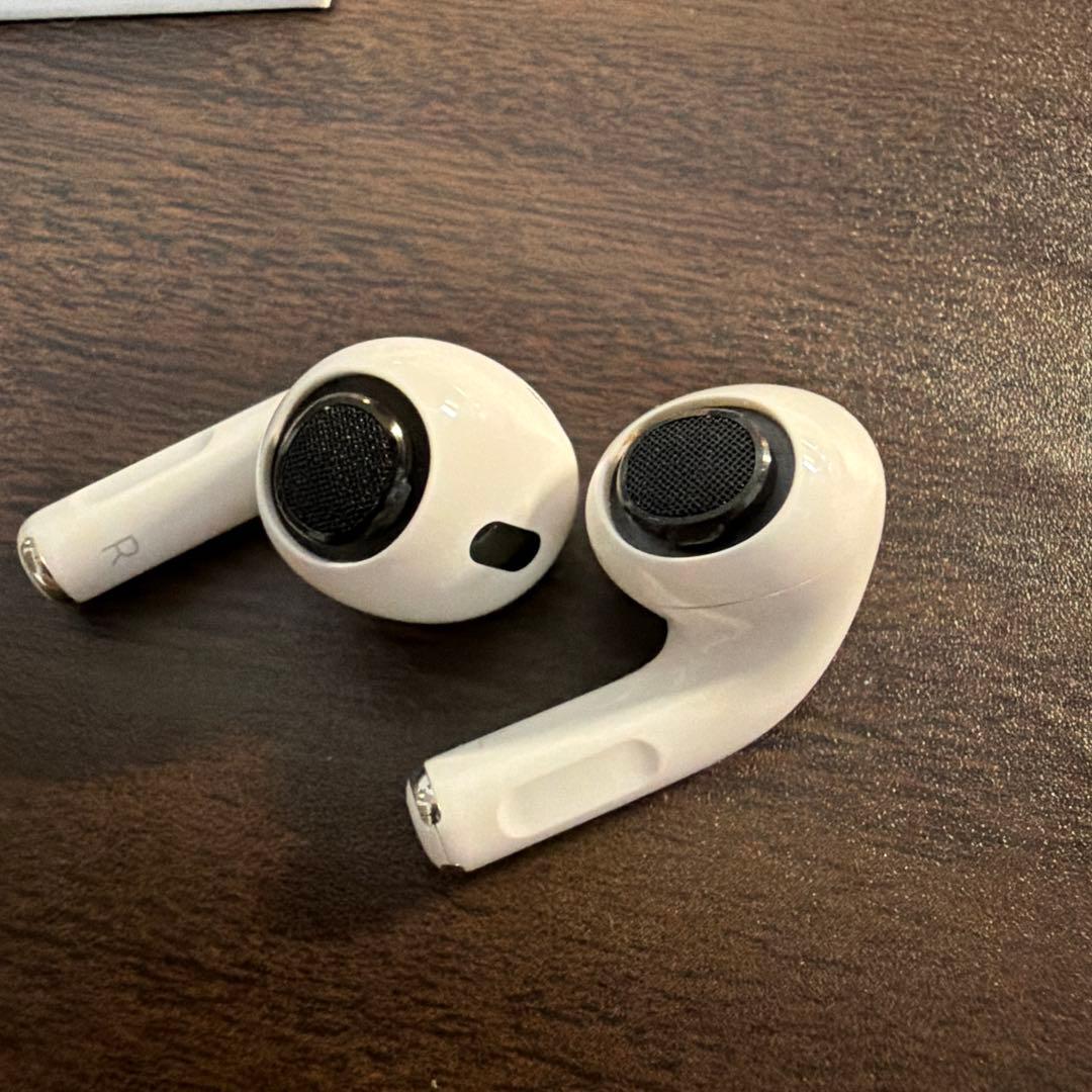 ★美品★ AirPods Pro第二世代（Lightning）