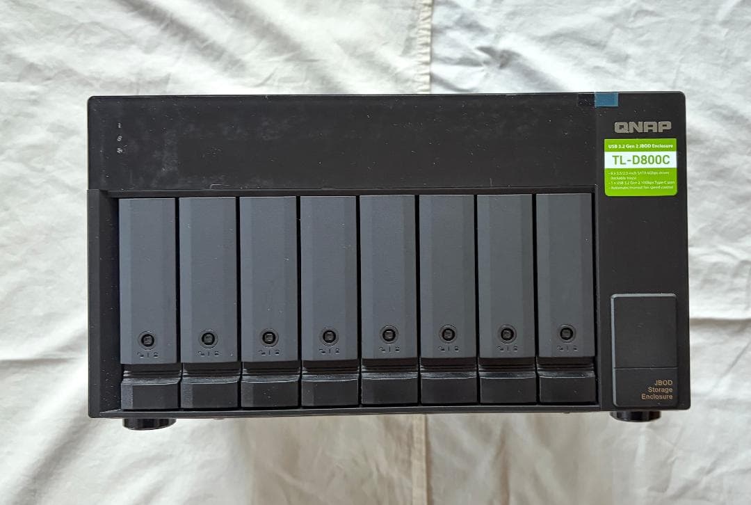 QNAP TL-D800C 8ベイ JBODストレージエンクロージャ
