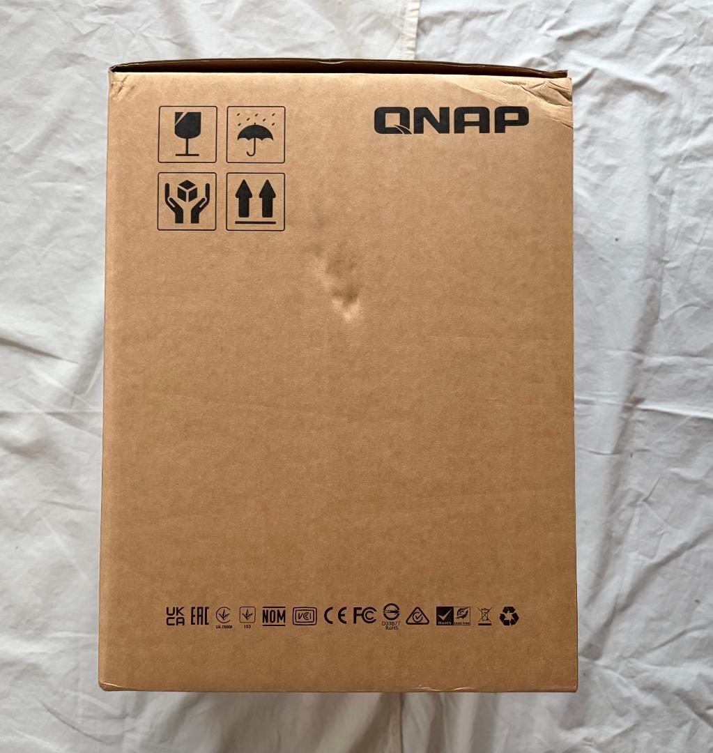 QNAP TL-D800C 8ベイ JBODストレージエンクロージャ
