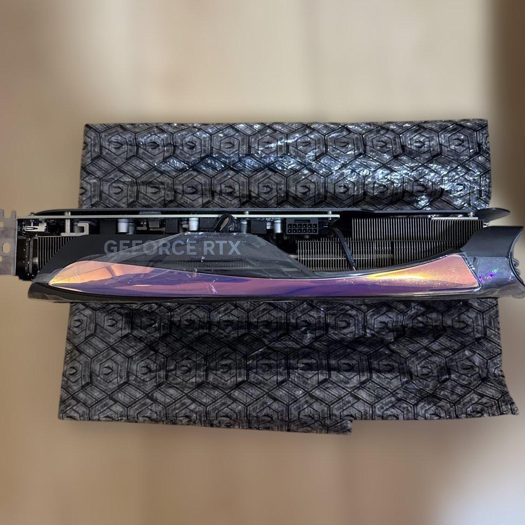 GeForce RTX4070TI スパイダーマンコラボモデル