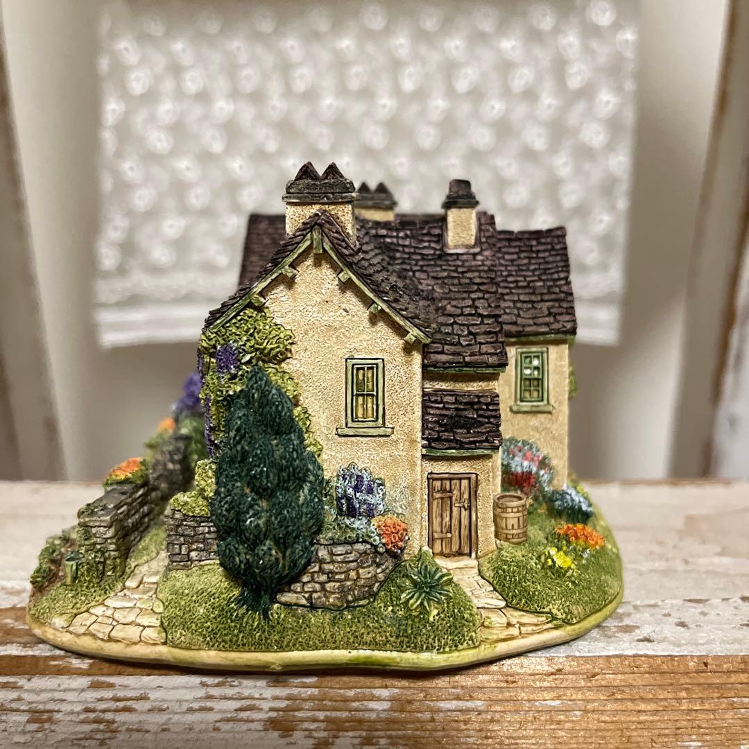 リリパットレーン　CRADLE COTTAGE