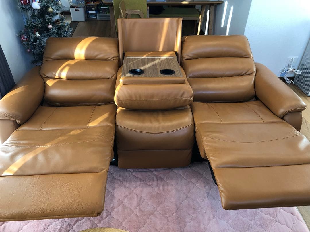 ニトリ3人掛けテーブル付き電動両側リクライニングソ ファNビリーバ