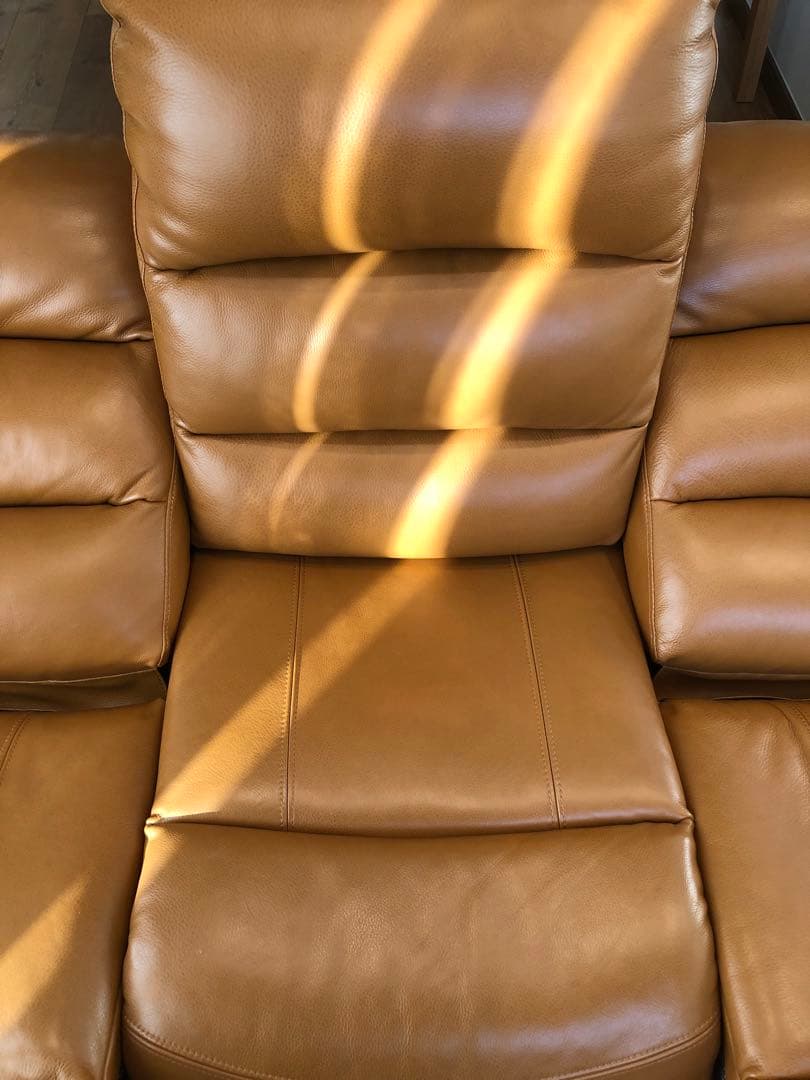 ニトリ3人掛けテーブル付き電動両側リクライニングソ ファNビリーバ