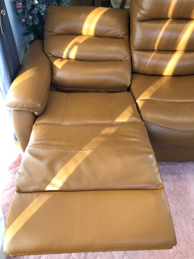 ニトリ3人掛けテーブル付き電動両側リクライニングソ ファNビリーバ