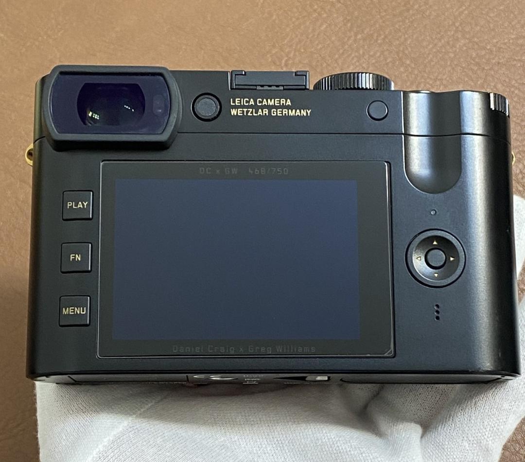 Q2 Daniel Craig x Greg Williams 付属品完備