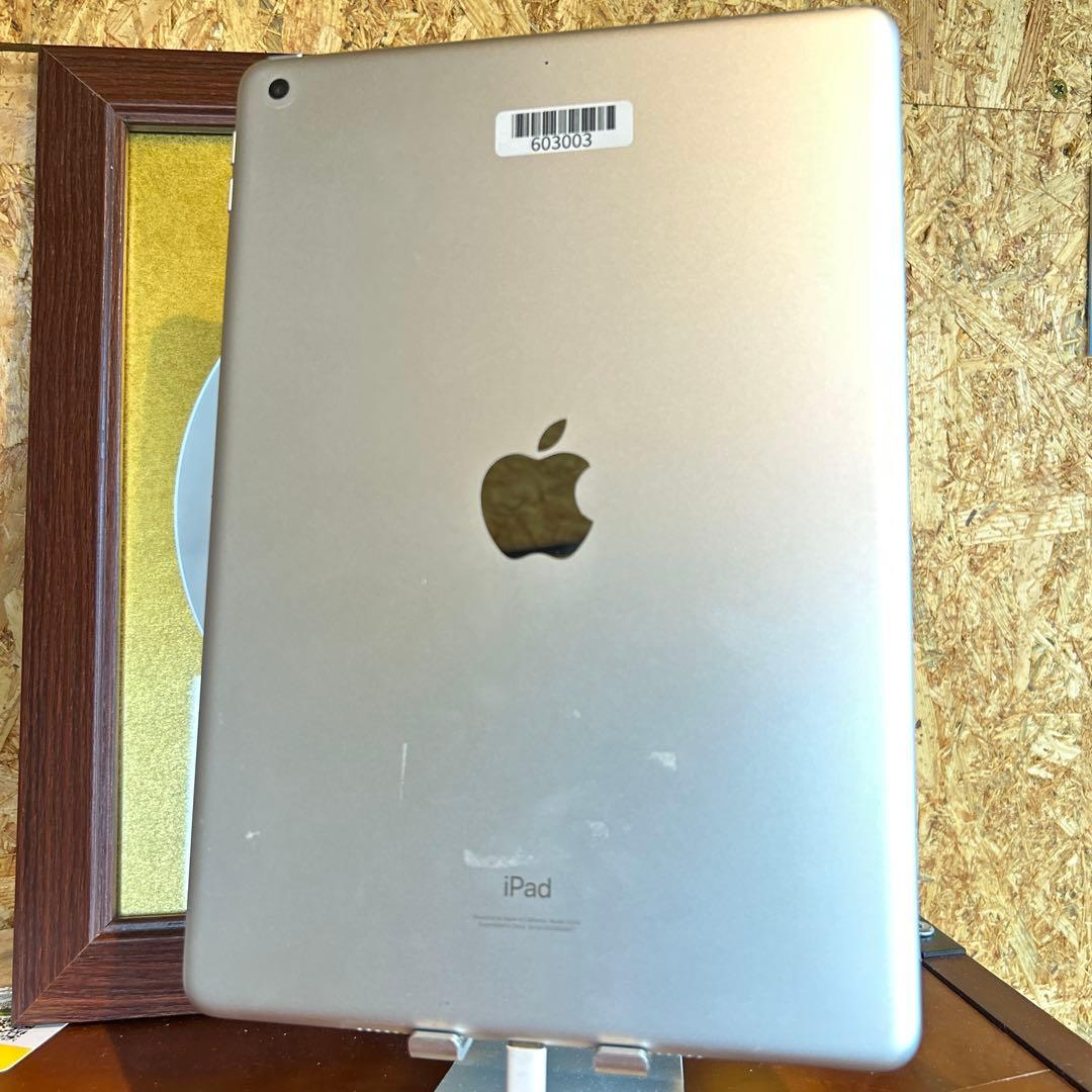 Apple iPad 9世代64GB シルバー 本体、バッテリー93%