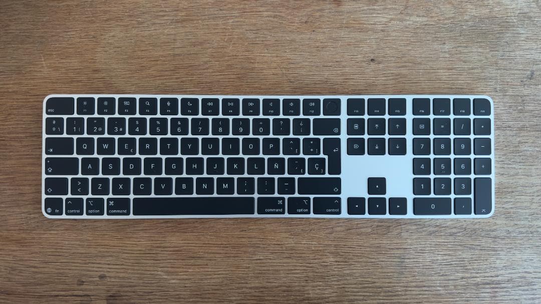 Apple Magic Keyboard TouchID テンキー付 西語配列