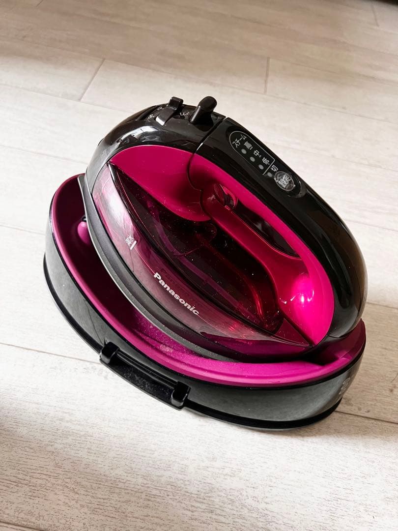 Panasonic コードレス　スチームアイロン 黒&ピンク