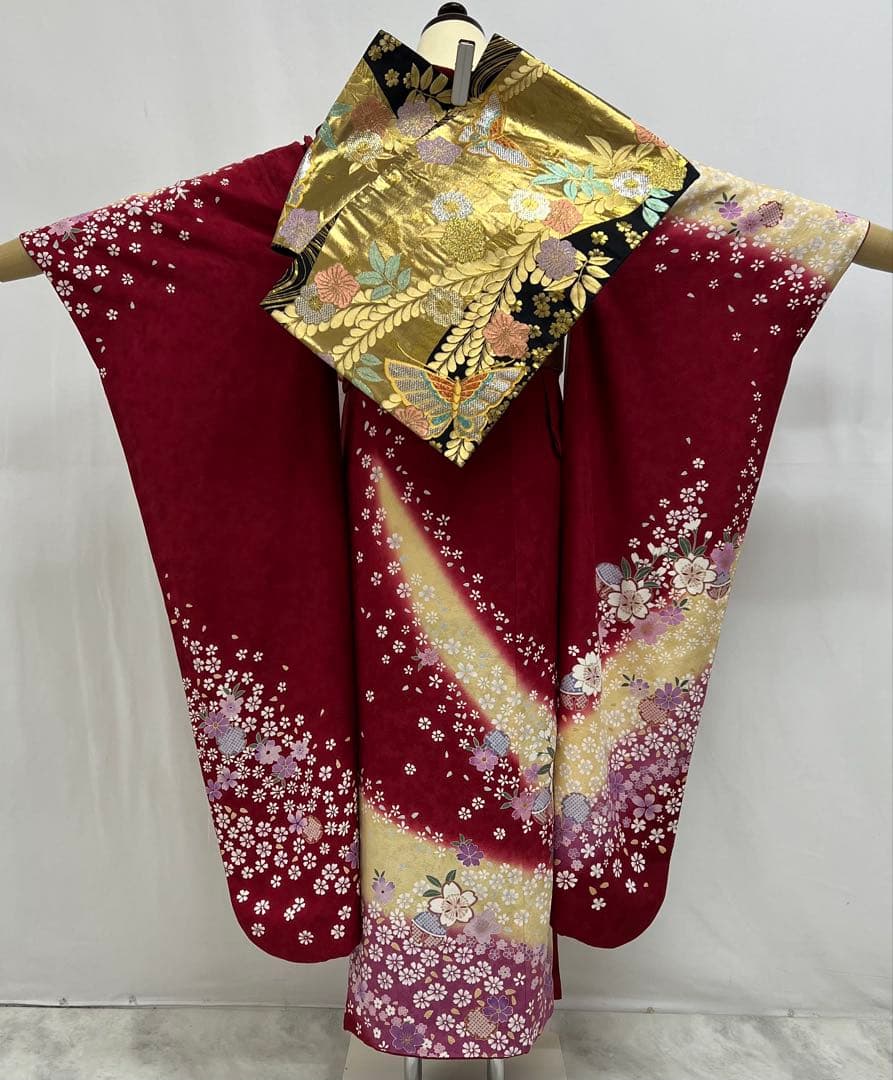 振り袖　フルセット　別誂長襦袢付　成人式　赤　桜　金彩加工　刺繍入り　686